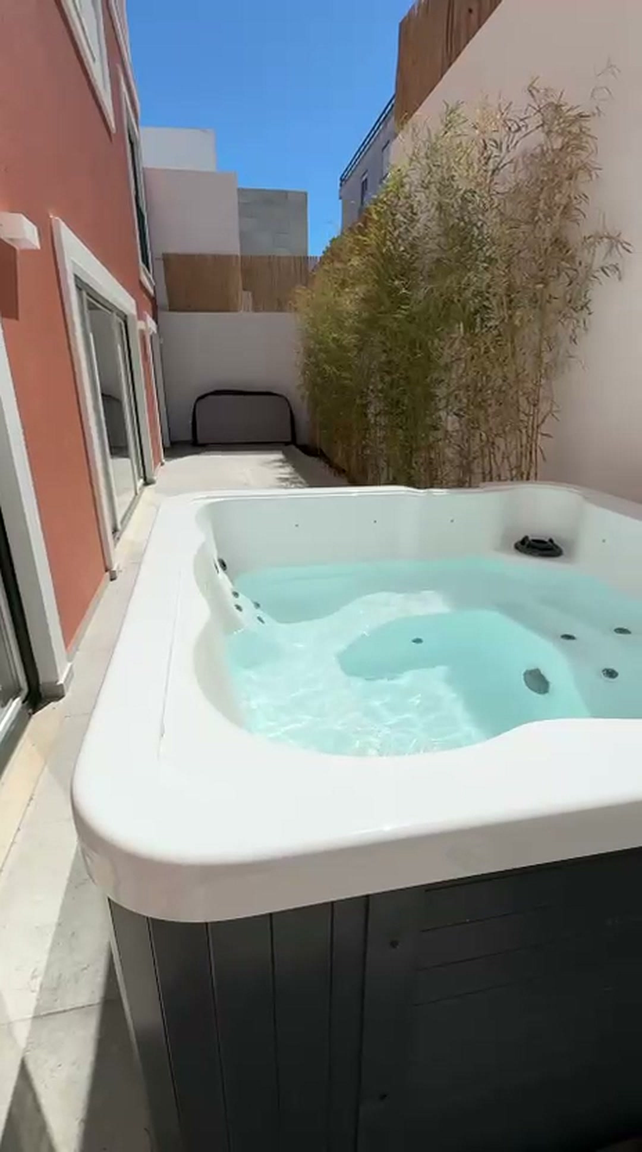 Terraço com jacuzzi